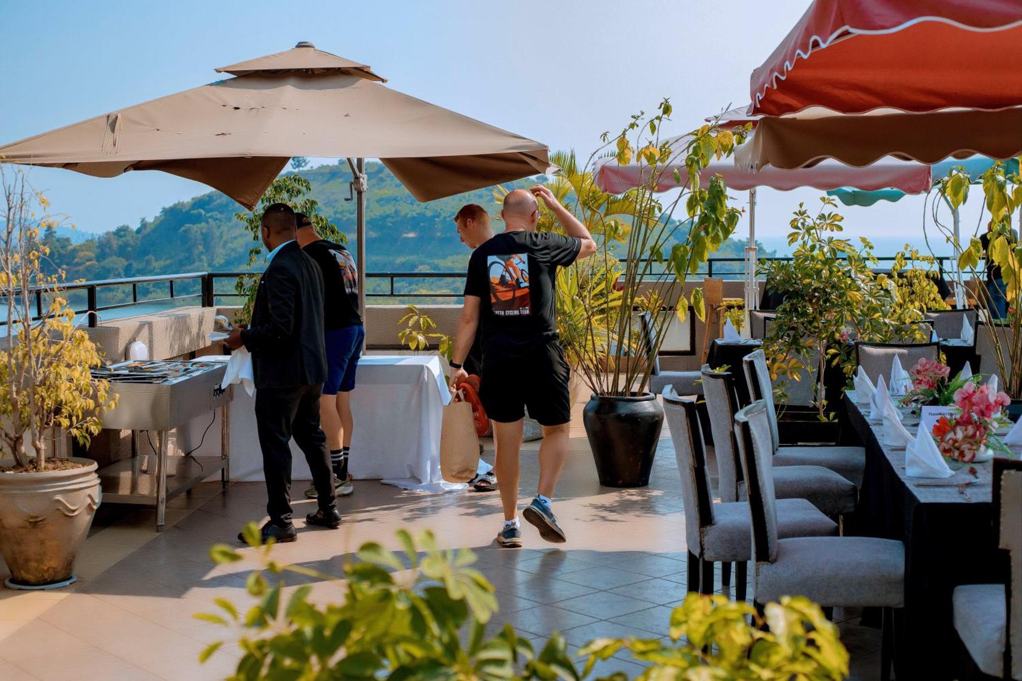 Kivu Hilltop View Resort Гисеньи Экстерьер фото